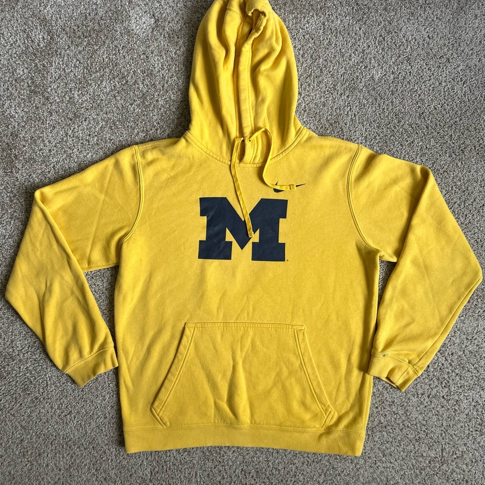 Michigan Wolverines Nike Hoodie,Medium
